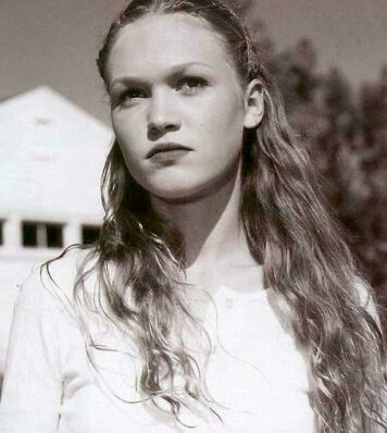 Julia Stiles