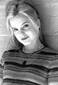 Mena Suvari