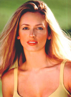 Shandi Finnessey